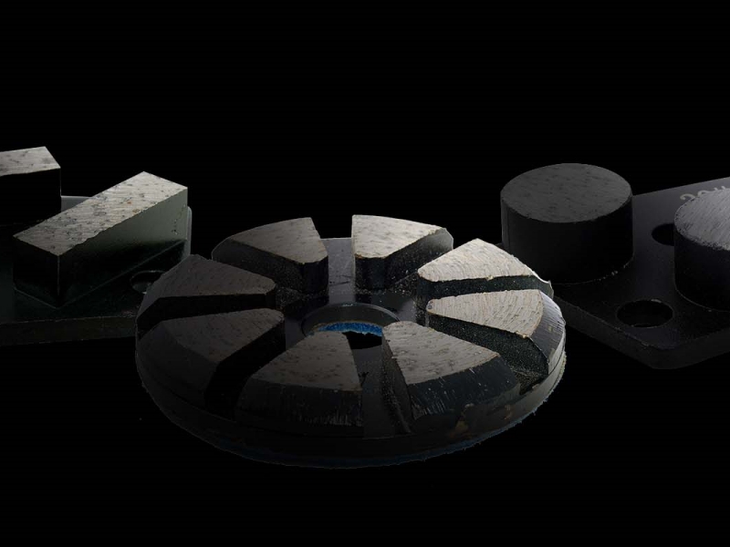 メタルボンド工具の形状と研削効果