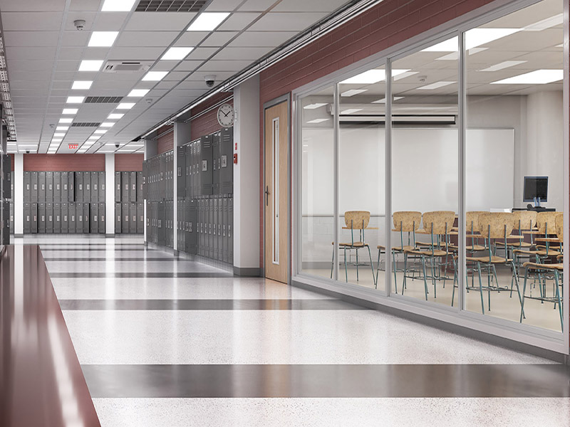 教育施設のコンクリート床の耐久性とデザイン性