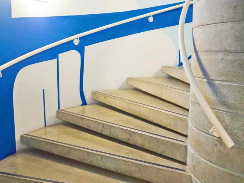 Polishing Curved or Irregular Floor Areas