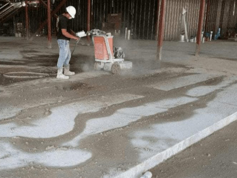 柔らかいコンクリートを挽く方法は？