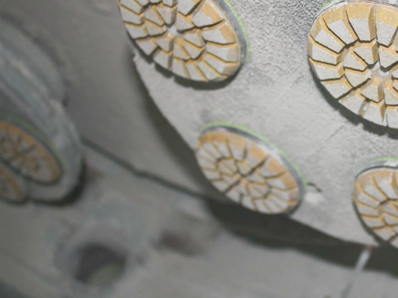 トランジショナルパッドが研磨効率と透明度を向上させる仕組み